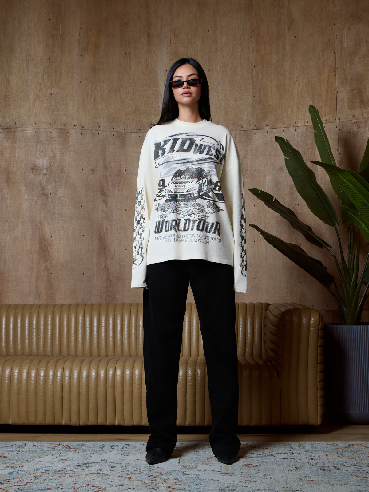 WORLD TOUR LONGSLEEVE - VINTAGE WHITE