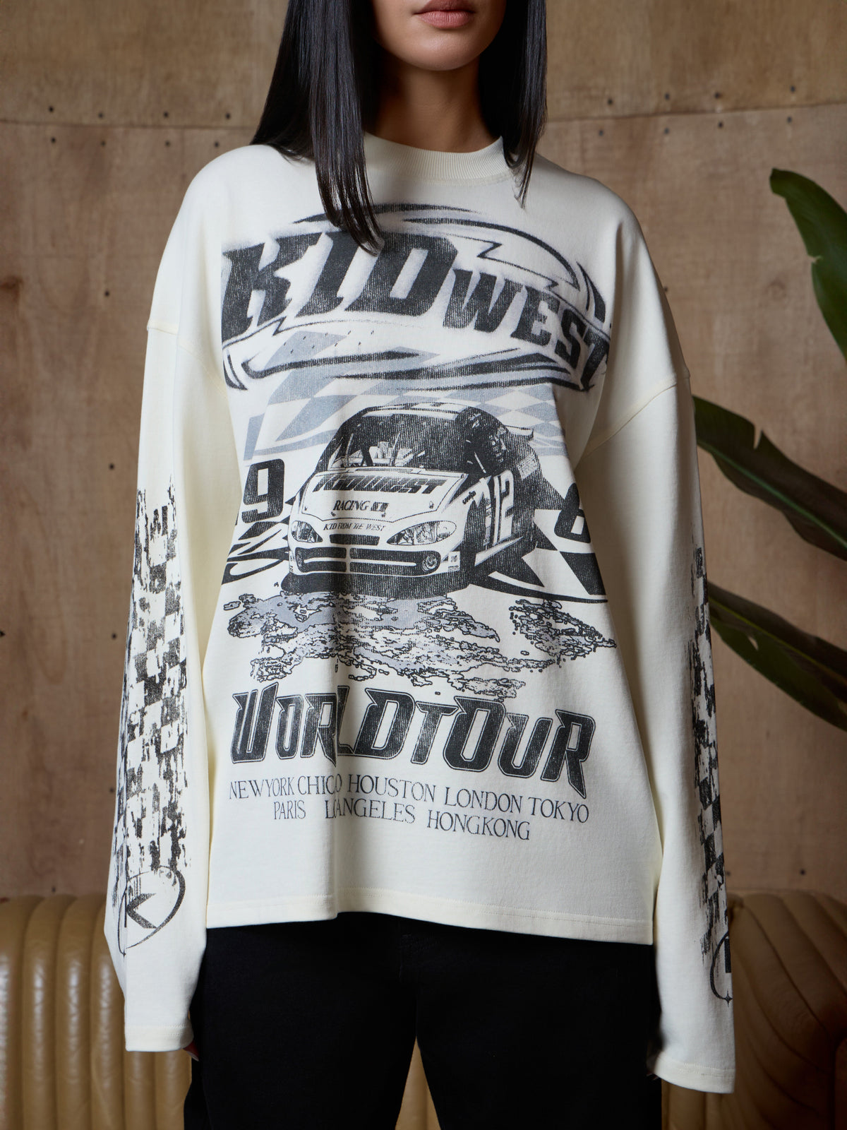 WORLD TOUR LONGSLEEVE - VINTAGE WHITE