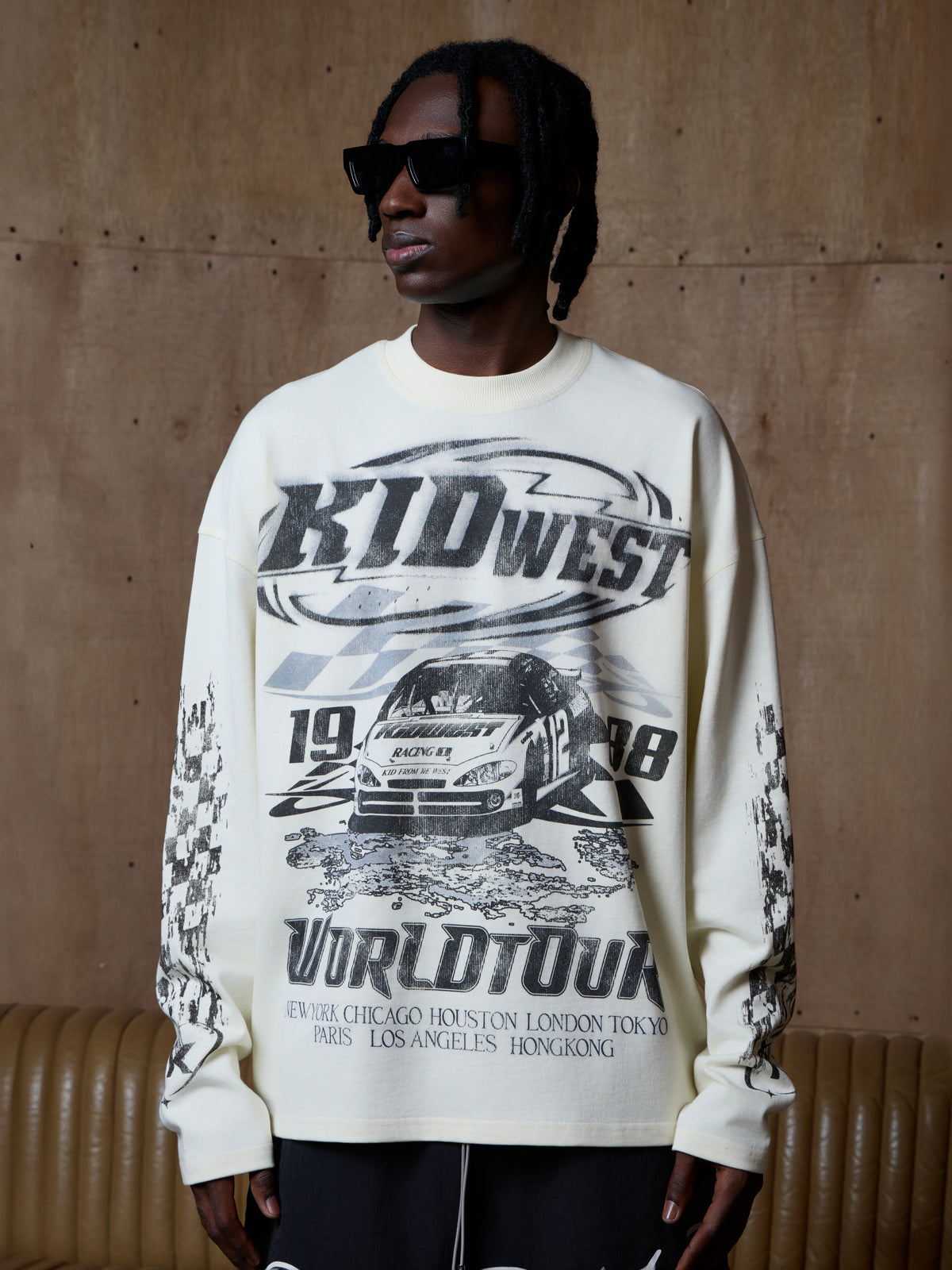 WORLD TOUR LONGSLEEVE - VINTAGE WHITE