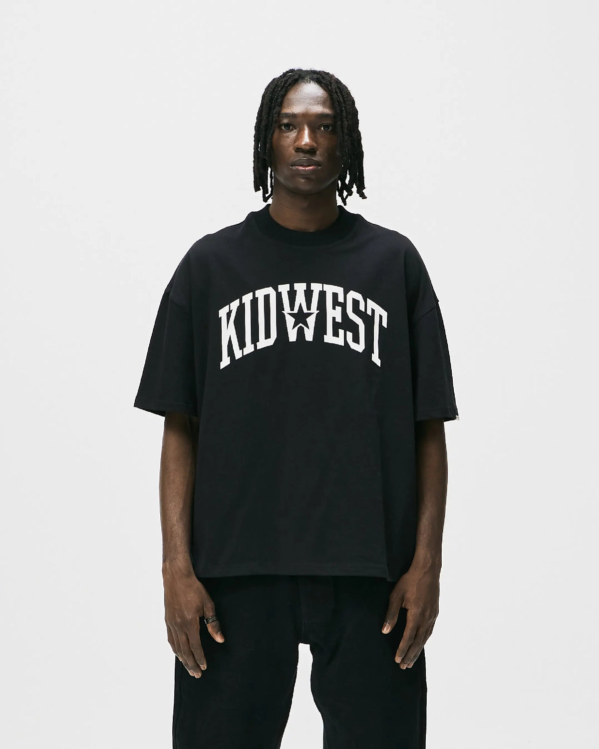 COLLEGE STAR TEE - BLACK