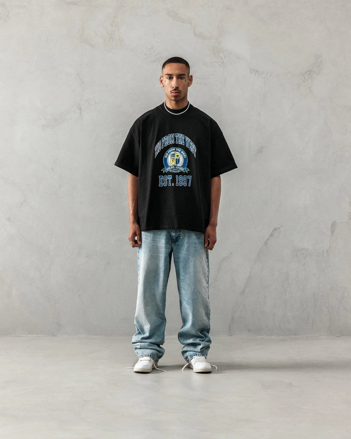 COLLEGE T-SHIRT -  BLACK