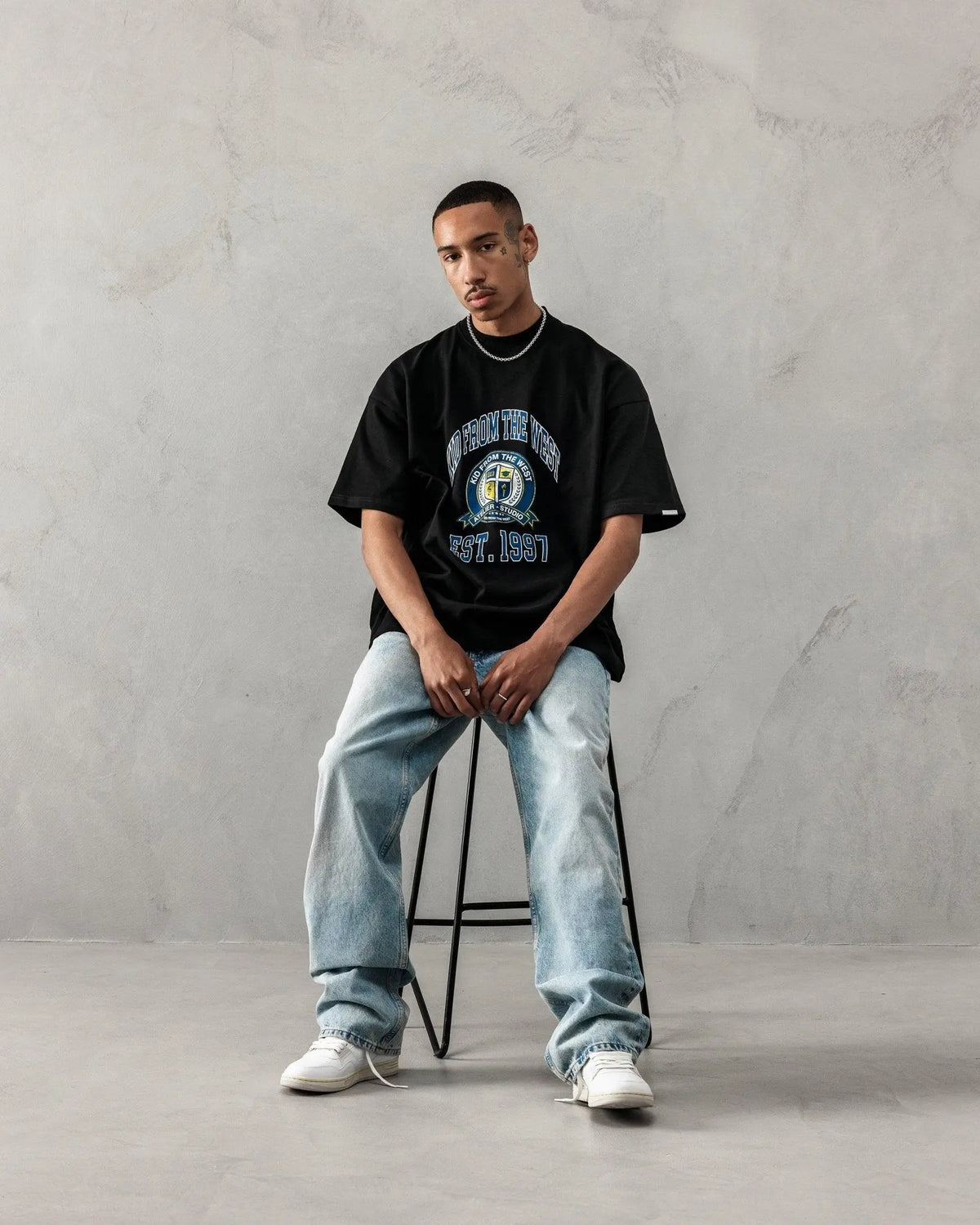 COLLEGE T-SHIRT -  BLACK