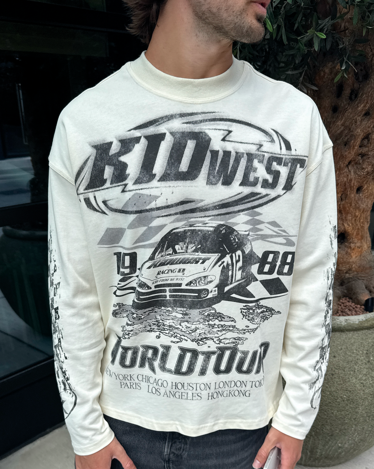 WORLD TOUR LONGSLEEVE - VINTAGE WHITE